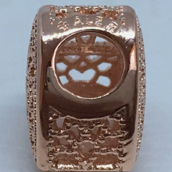 Pandora rose gold filled with romance heart charm. - Picture 7 of 8